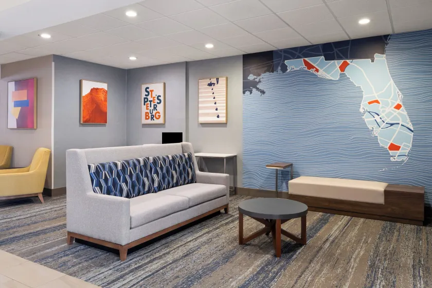 Holiday Inn Express & Suites St. Petersburg North (I-275) by IHG - Lobby