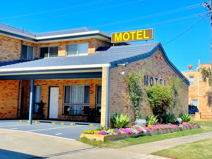 Squatters Homestead Motel - Image 1