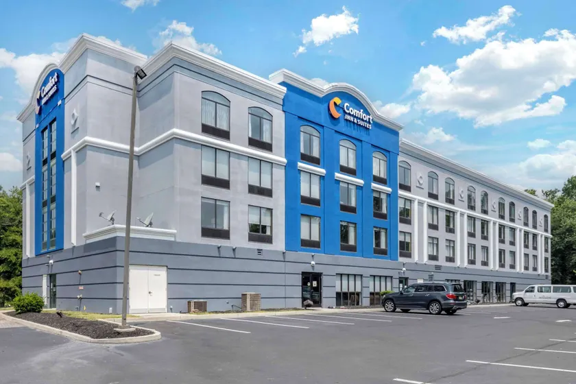 Comfort Inn & Suites Voorhees-Mt Laurel - Image 1