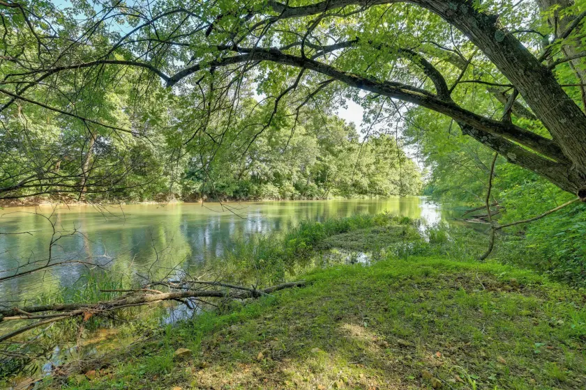 Creekside Nature Escape in Southwest Missouri - Image 1