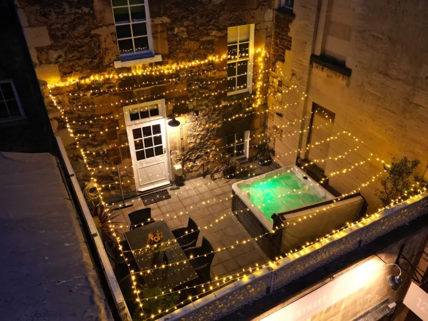 Dream Stays Bath - Trim Street Townhouse with Hot tub - Image 1