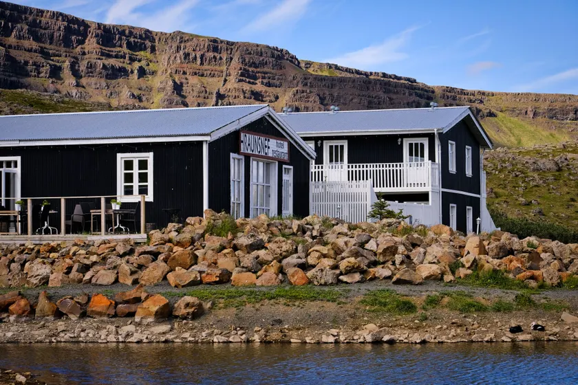 Hraunsnef Country Hotel - Image 1