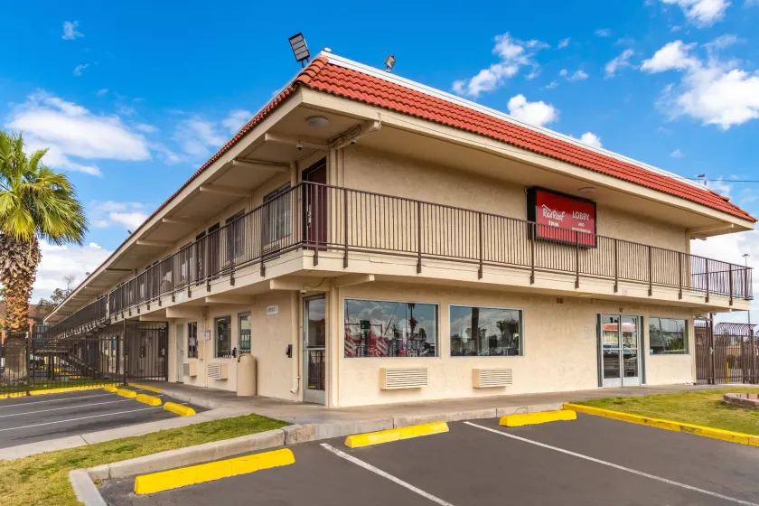 Red Roof Inn Phoenix- Midtown - Image 1