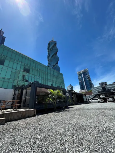 Nomada Container Hotel Panama City - Image 1