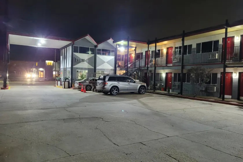Coratel Inn & Suites by Jasper Hutchinson - Image 1