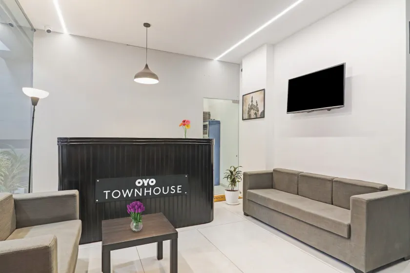 Townhouse Ameerpet - Lobby