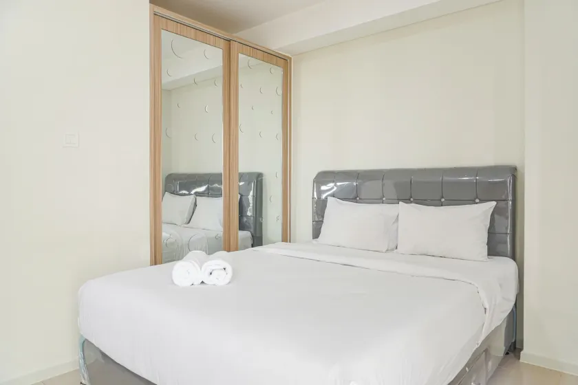 Strategic and Nice Studio at Daan Mogot City Apartment By Travelio - Image 1