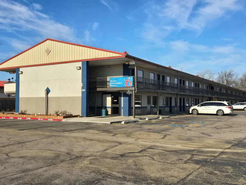 Motel 6 Oklahoma City OK Frontier City - Image 1