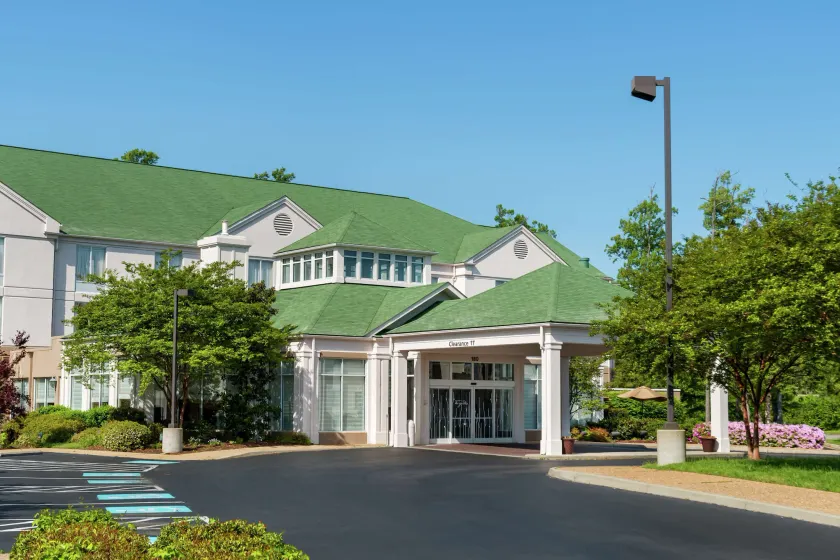Hilton Garden Inn Newport News - Image 1