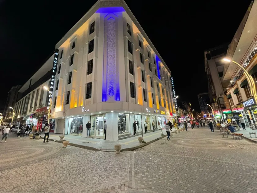 HOTEL PERA WHİTE - Image 1