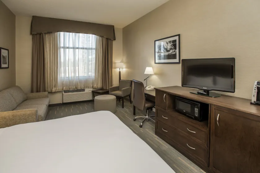 Holiday Inn Lethbridge by IHG - Zimmer