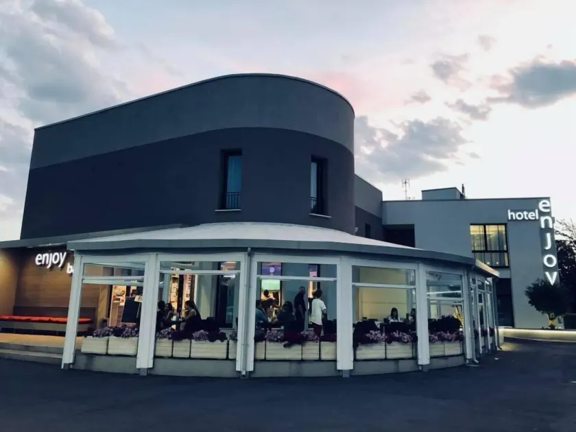 Hotel Enjoy - Image 1