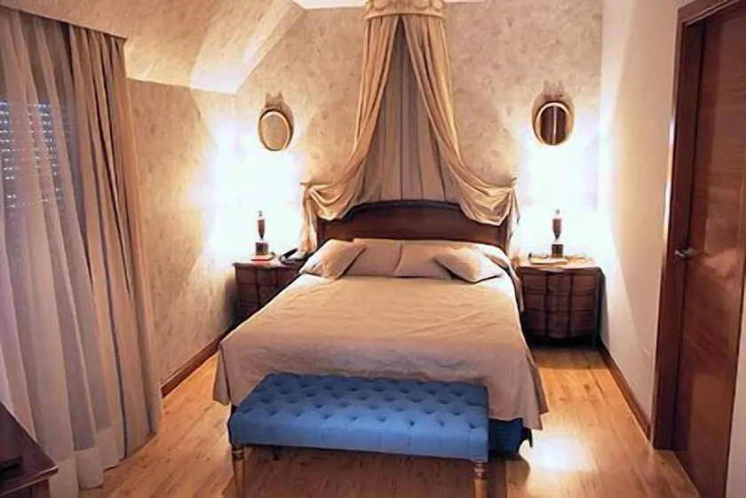 Hotel Santiago - Image 1