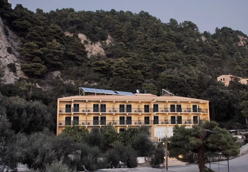 Glyfada Beach Hotel - Image 1