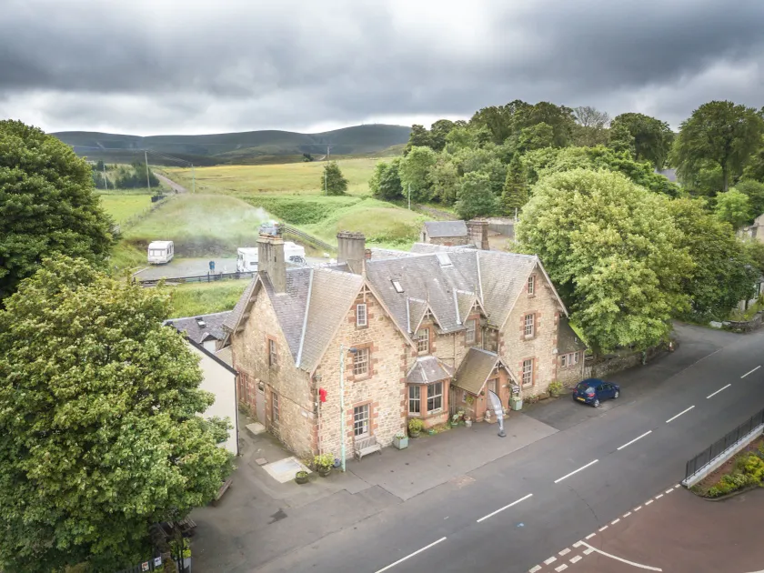 The Hopetoun Arms Hotel - Image 1