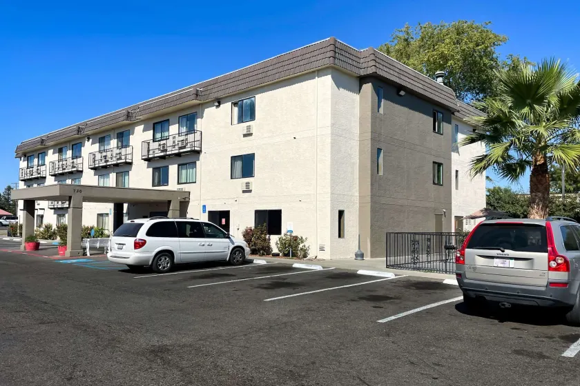 Sutter Inn - Image 1
