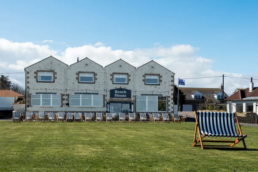 Beach House Hotel - Image 1