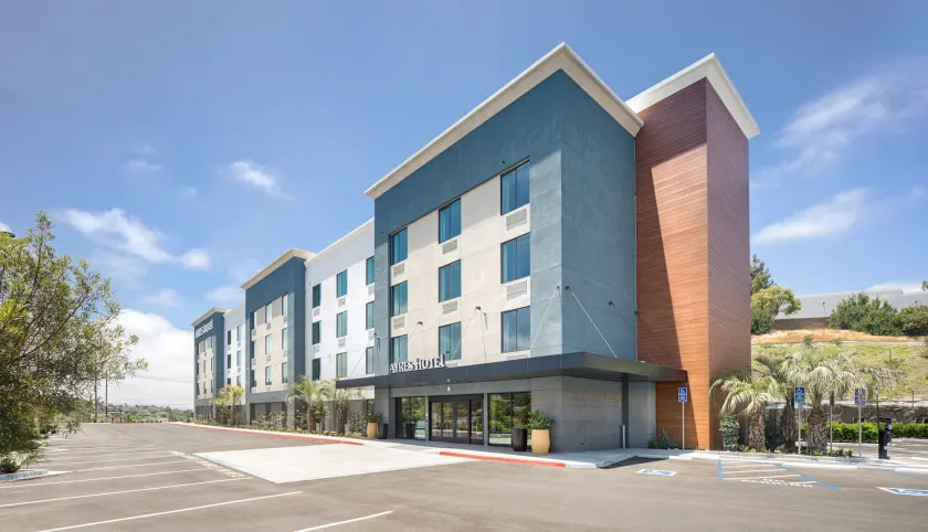 Ayres Hotel Vista Carlsbad - Image 1