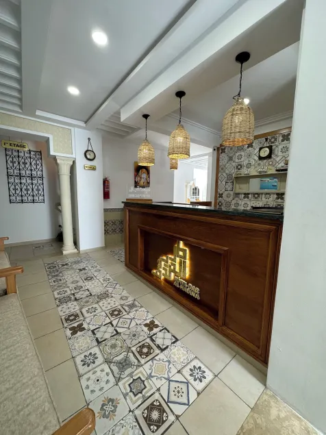 Hotel Dar Al Madina - Image 1