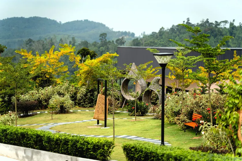 Monkeys Canopy Resort - Image 1