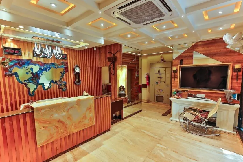 Hotel Urban Galaxy - Image 1