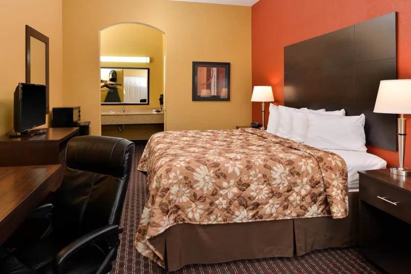 Americas Best Value Inn Tupelo - Image 1