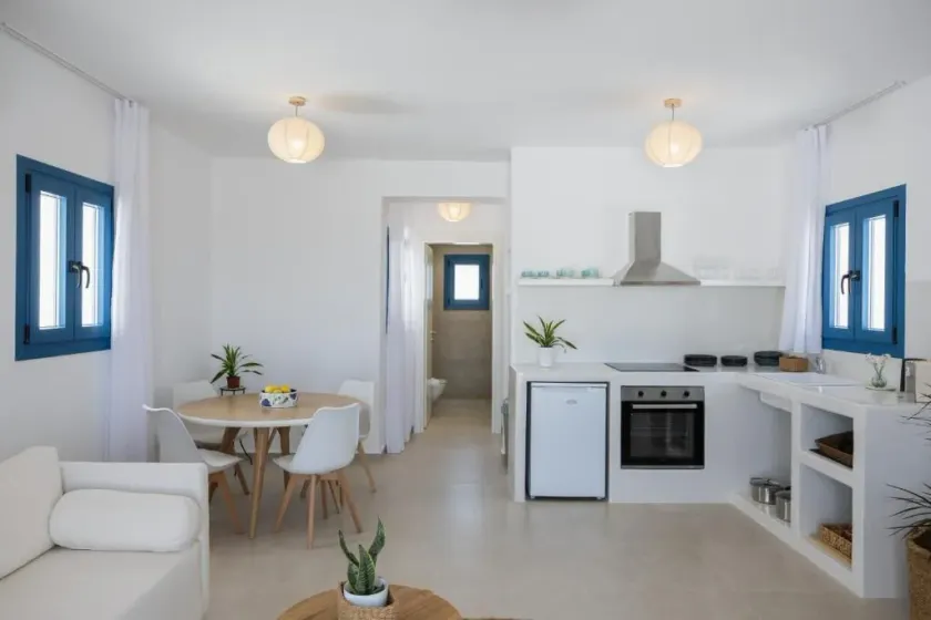 White wave houses - Image 1