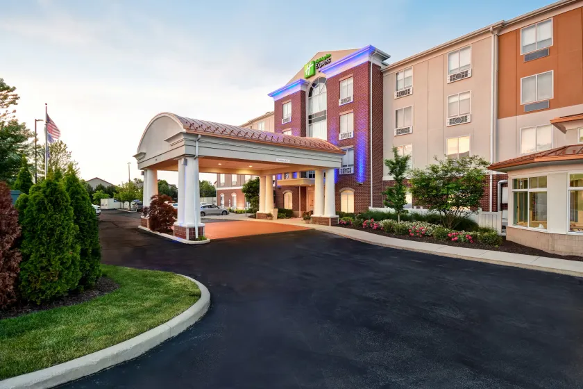 Holiday Inn Express & Suites Schererville by IHG - Image 1