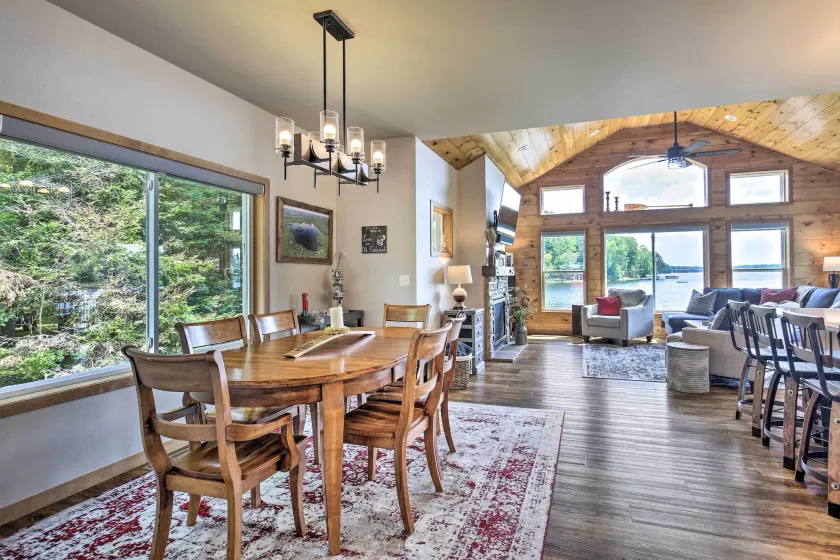 Spacious Lakeside Family Home on Big Bearskin Lake - Innenbereich
