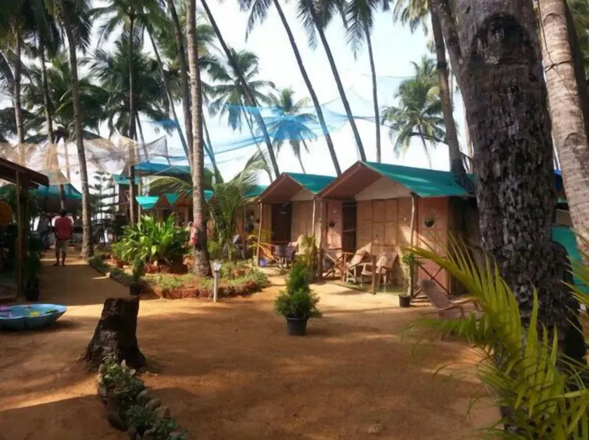 Royal Touch Beach Huts - Image 1