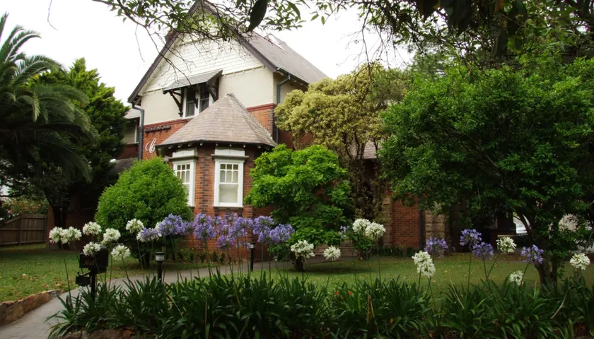 Darcy's Hotel - Image 1