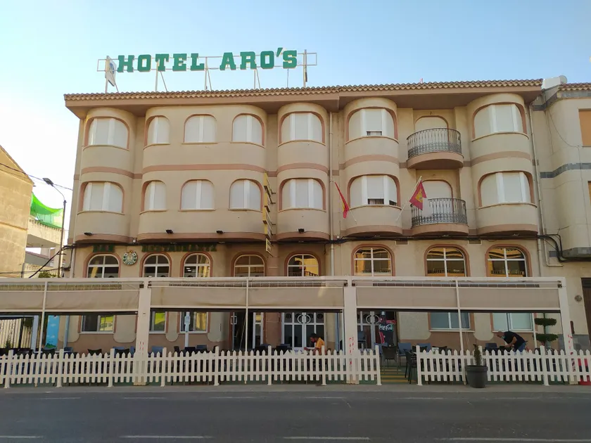 Hotel Aro'S - Image 1