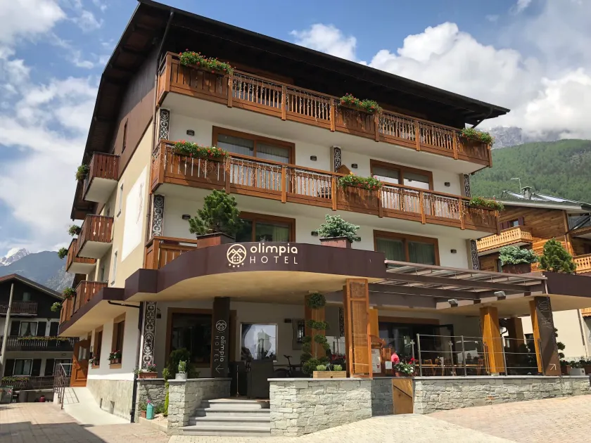 Olimpia Hotel - Image 1