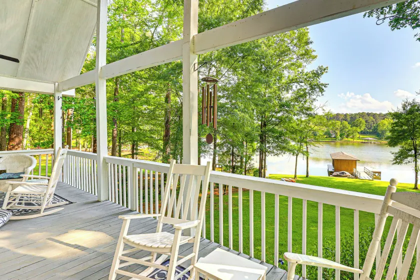 Secluded 6BR Sinclair Lake House w/ Dock - Image 1