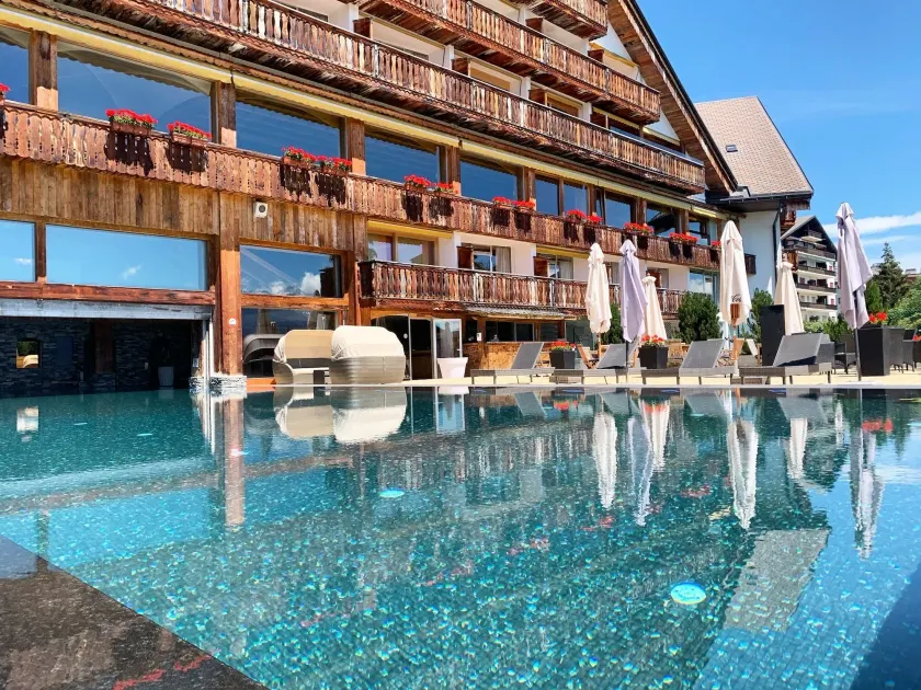 Hotel Etrier - Image 1