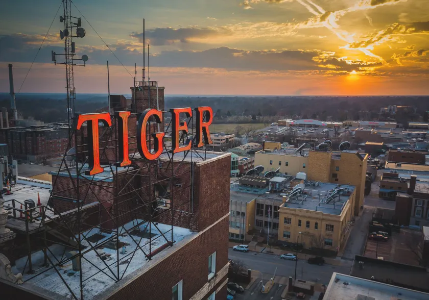 voco The Tiger Hotel, Columbia, MO by IHG - Image 1