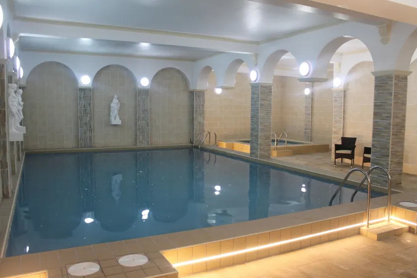 Chatsworth House Hotel - Image 1