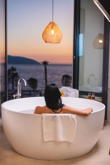 Azar Luxury Suites - Image 1