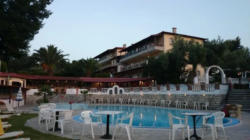 Kassandra Bay - Image 1