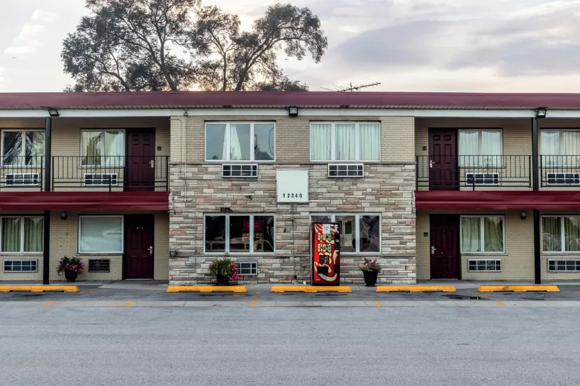Red Roof Inn Chicago - Alsip - Image 1