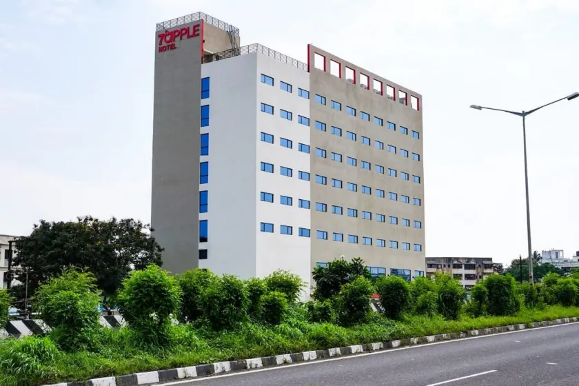 7 Apple Hotel Nashik - Image 1