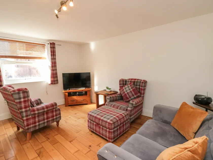 Flat 8 - Image 1