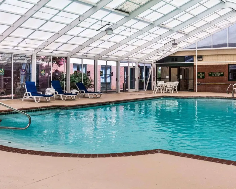 Quality Suites Lake Wright - Norfolk Airport - Image 1