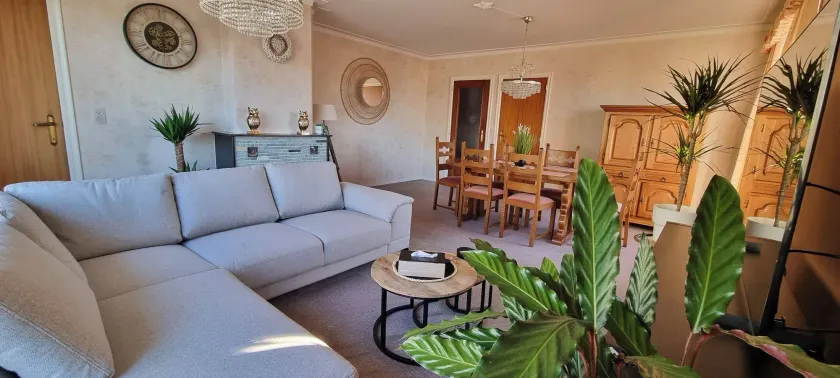 SUPERB FLAT WITH 3 BEDROOMS PARKING AND BALCONy - Image 1