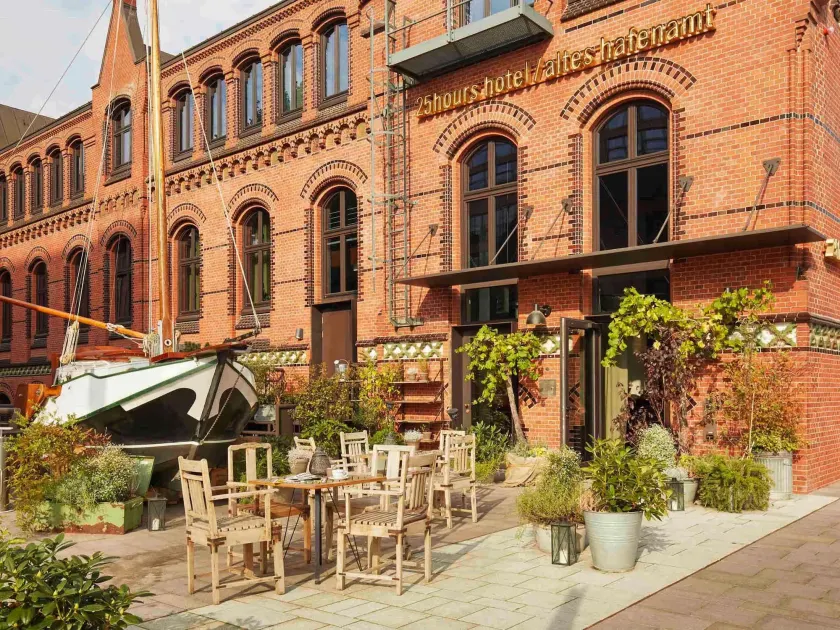 25hours Hotel Altes Hafenamt - Image 1