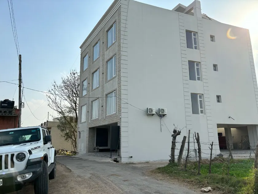 Siswan View Hotel - Image 1