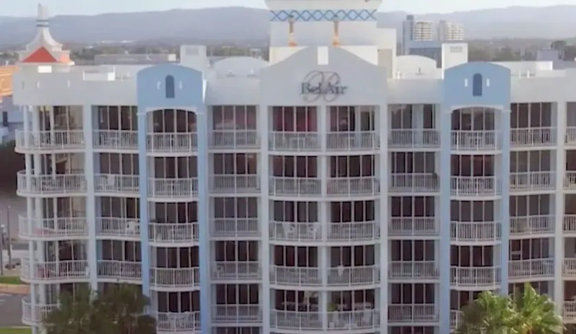 Broadbeach - Shop, Dine & Unwind - Image 1