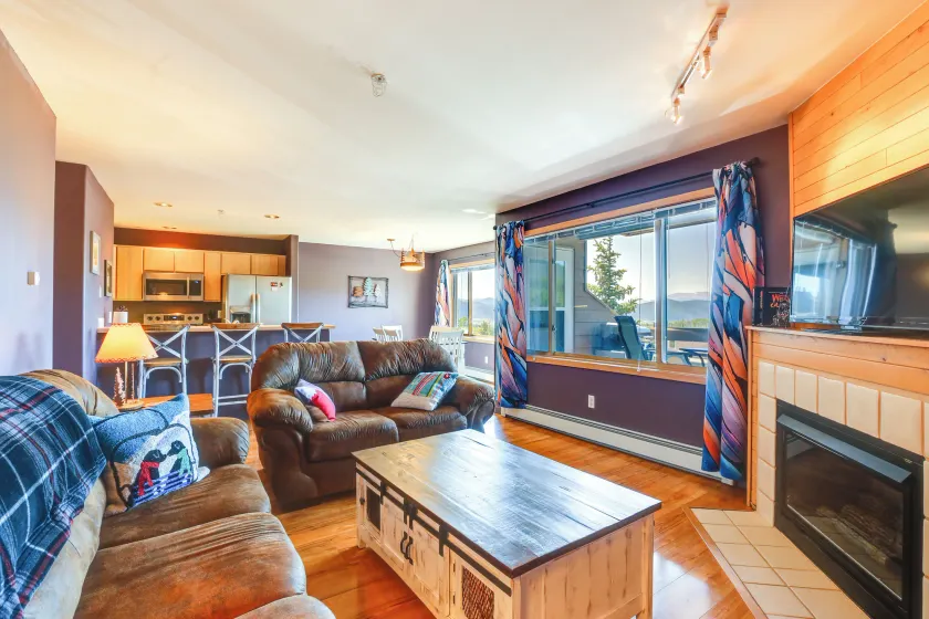 Stunning Mountain Views: Silverthorne Condo! - Image 1