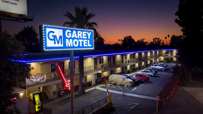 GAREY MOTEL - Image 1