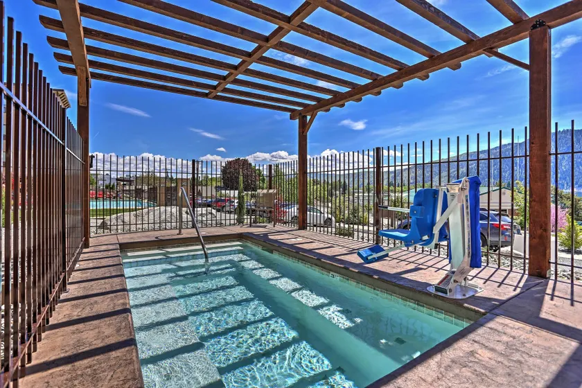 Marvelous Manson Condo, Steps to Lake Chelan Beach - Image 1